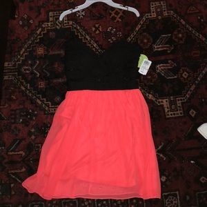 NEVER WORN Hailey Logan By Adrianna Papell dress